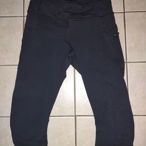 Lululemon crop leggings size 6